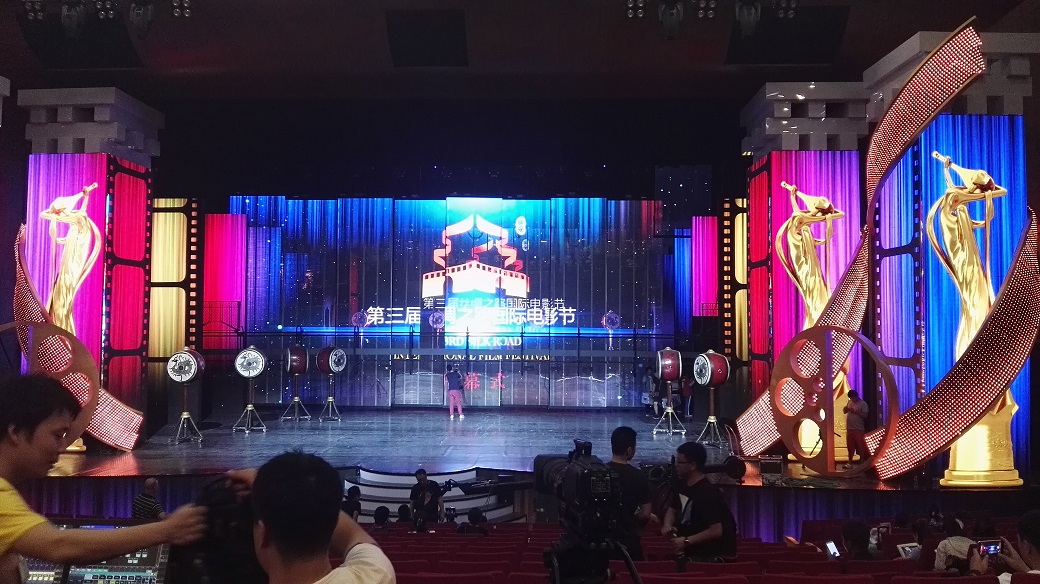 云南led透明屏幕